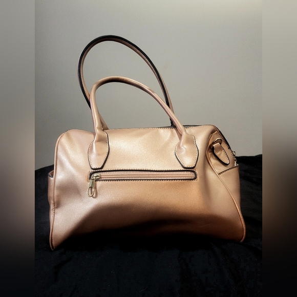 Large Bronze/ Copper Color Faux Leather Bag-NWOT,4 Outside/3 Inside Pockets - Picture 3 of 3